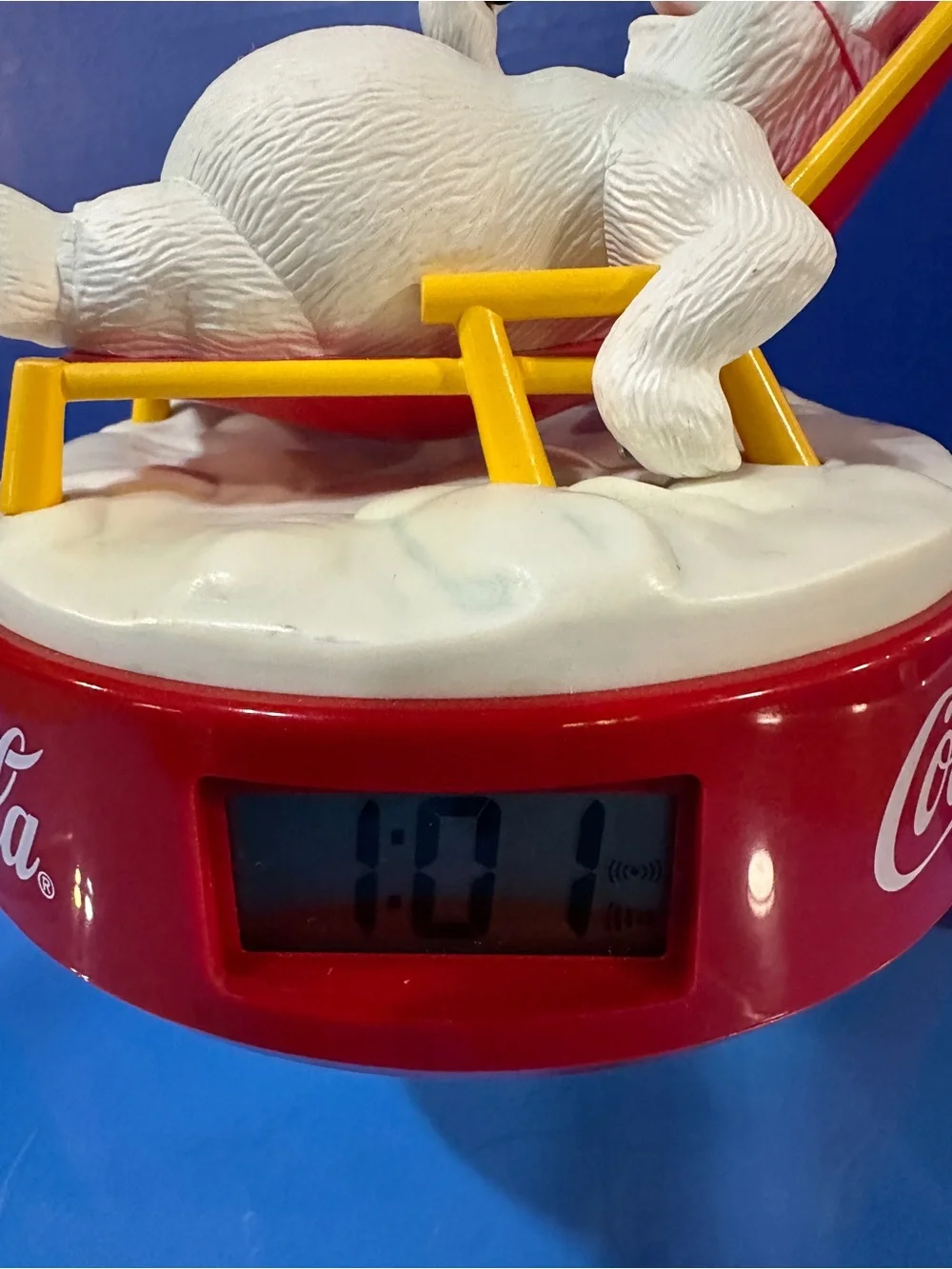 Coca-Cola Polar Bear Vintage 1996 Alarm Clock Lounging in Chair w/Coke Bottle